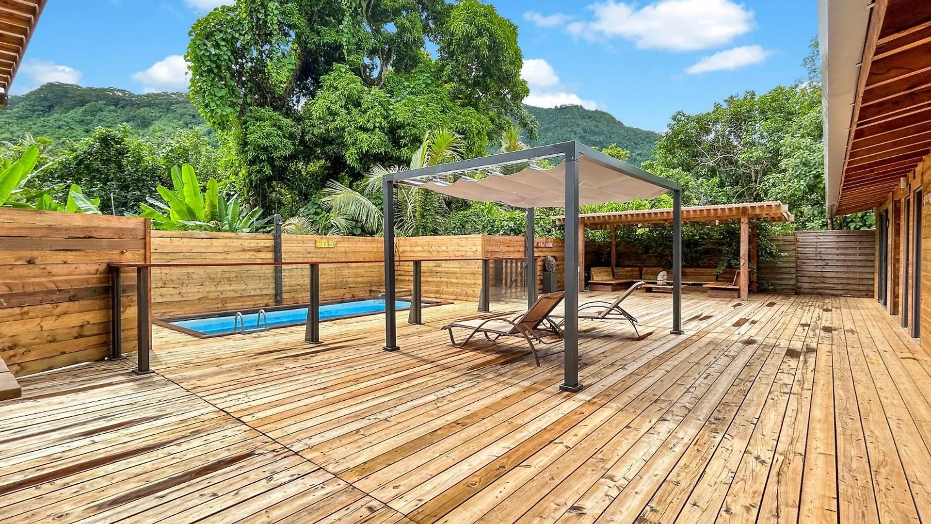 Villa King Bed Air Conditioned Cozy Room 3 Vai'are